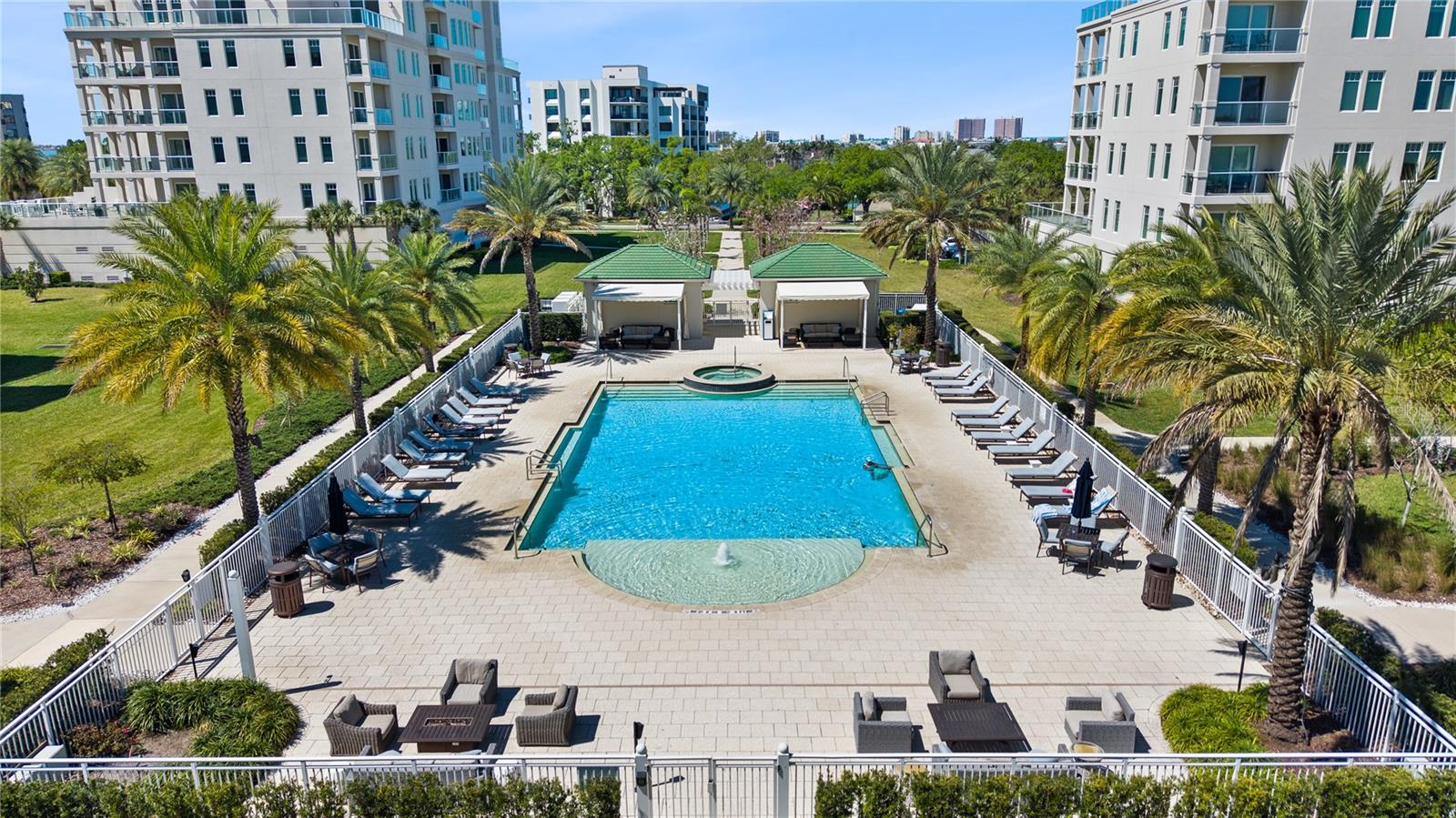 CARRIAGE HOMES AT BELLEVIEW PLACE CONDO - Residential