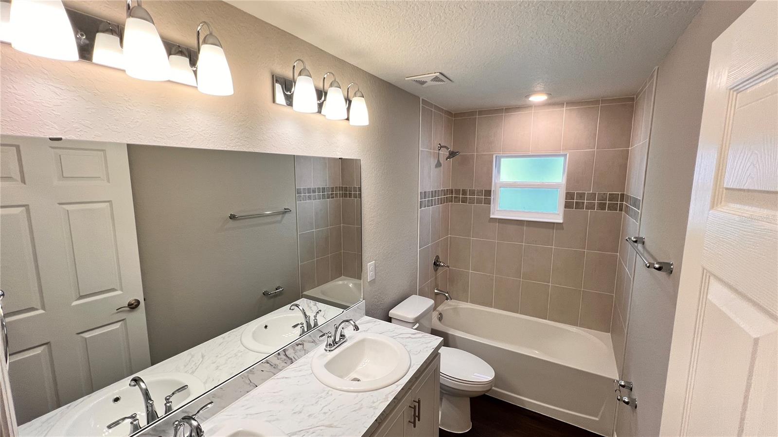 ASTONIA-PH 2 & 3 - Residential Lease