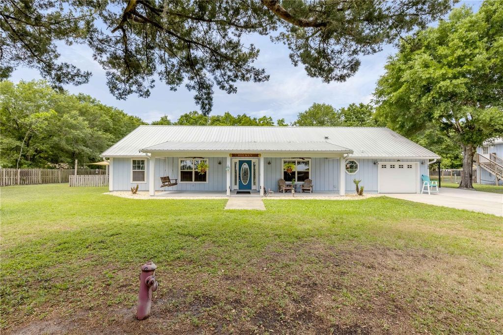 Photo of 190 County Road 35, Bunnell, FL 32110 (MLS # O6403875)
