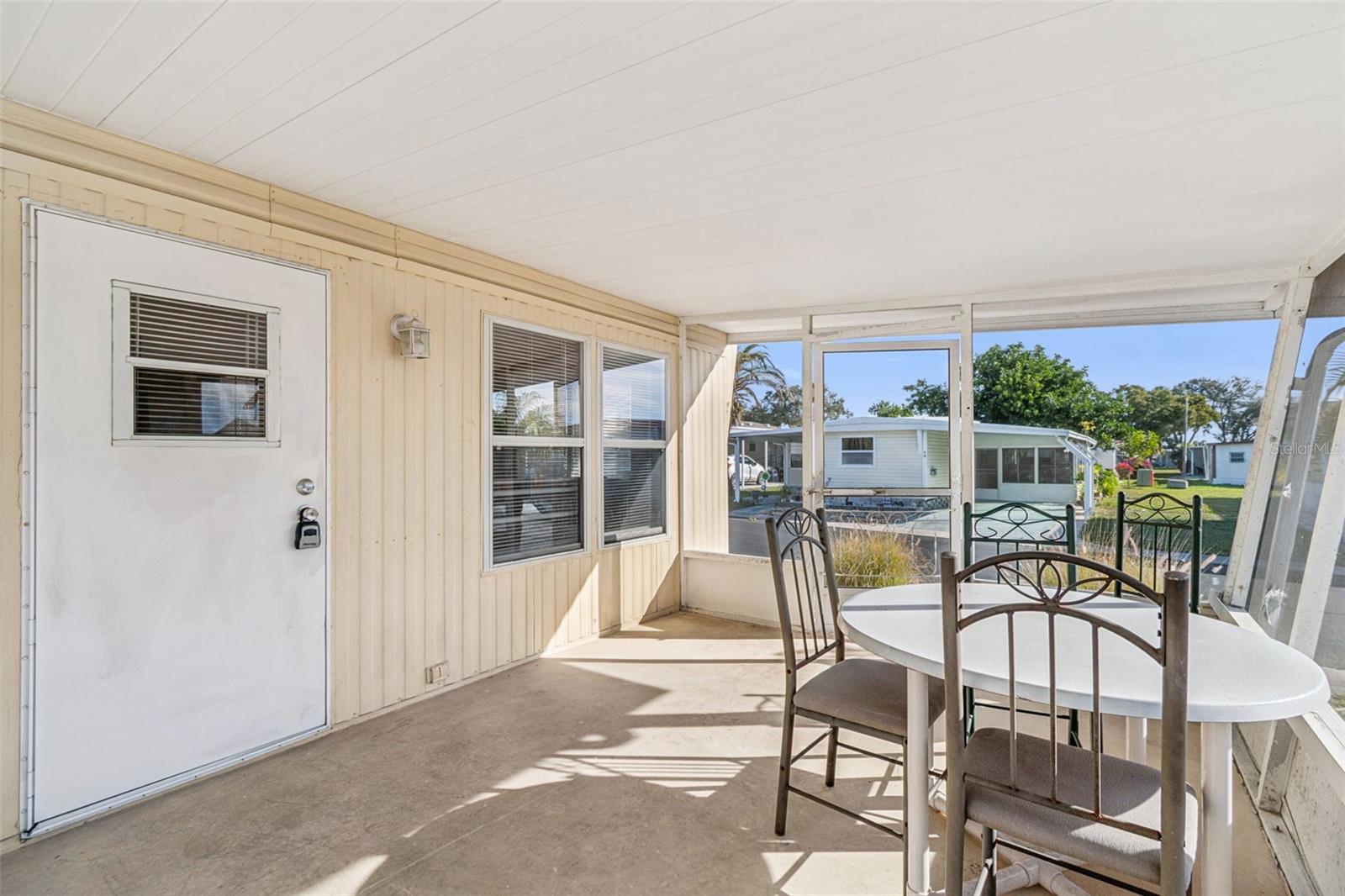 86 PINDO PALM STREET W