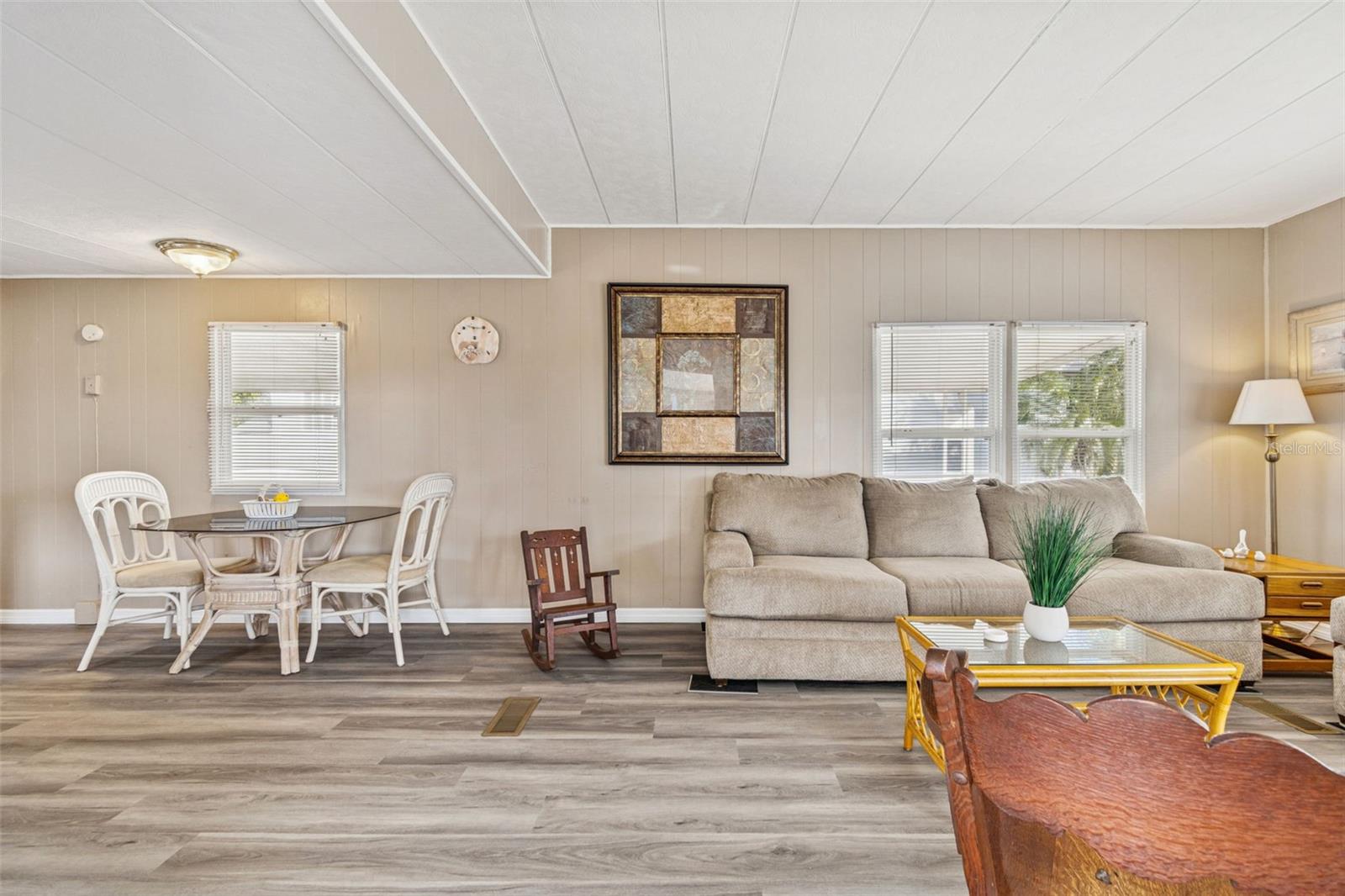 86 PINDO PALM STREET W