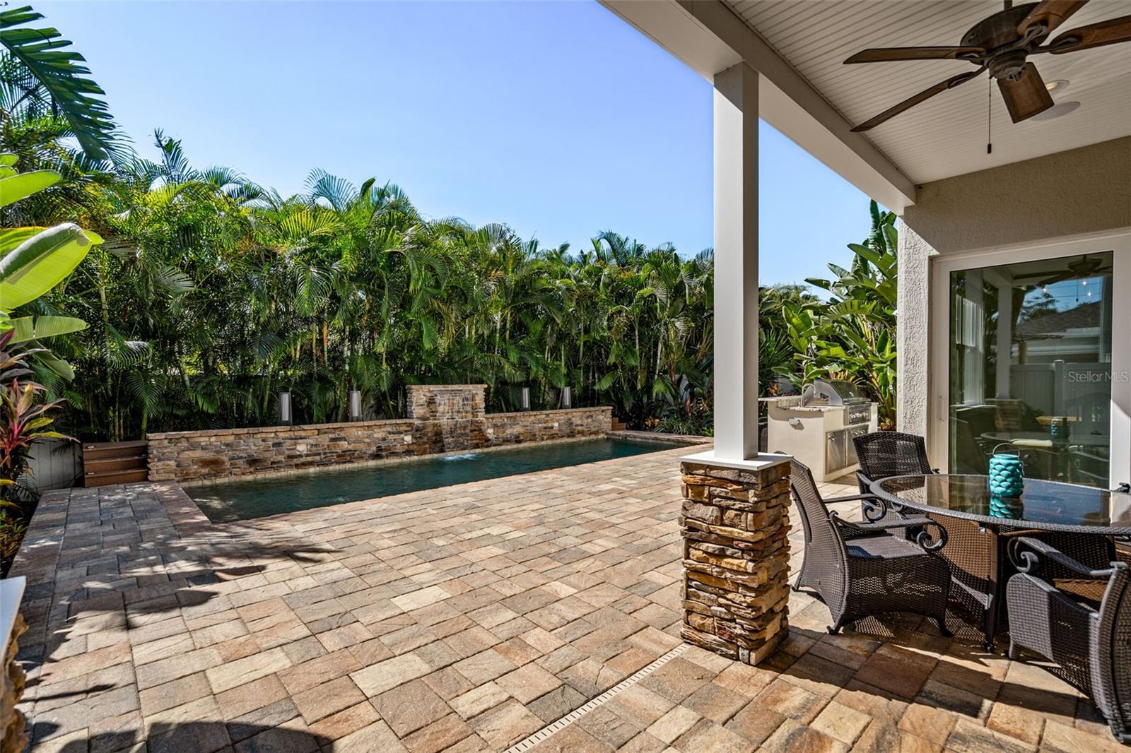 HOMECROFT - Residential