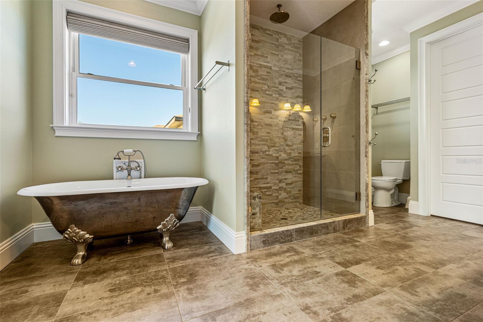 HOMECROFT - Residential