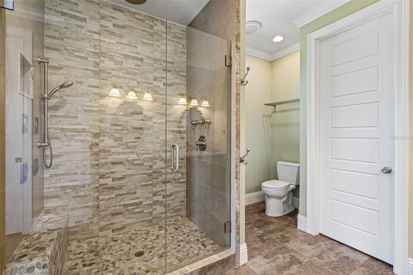 HOMECROFT - Residential