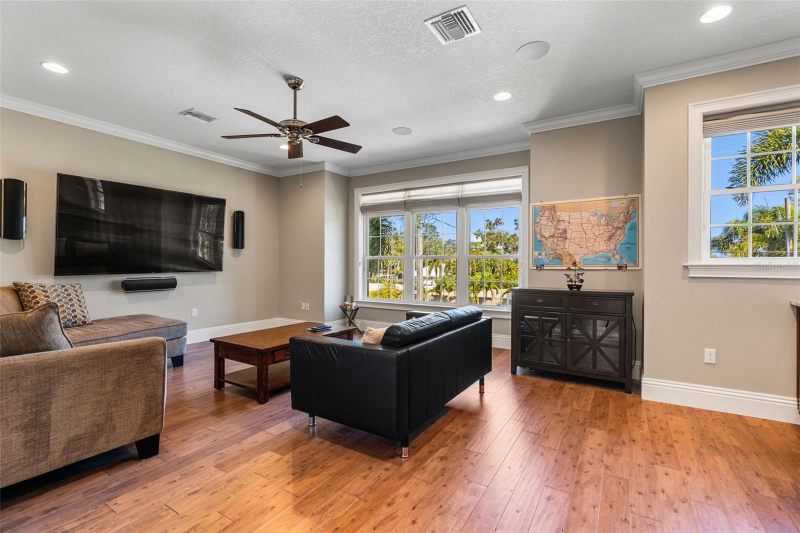 HOMECROFT - Residential