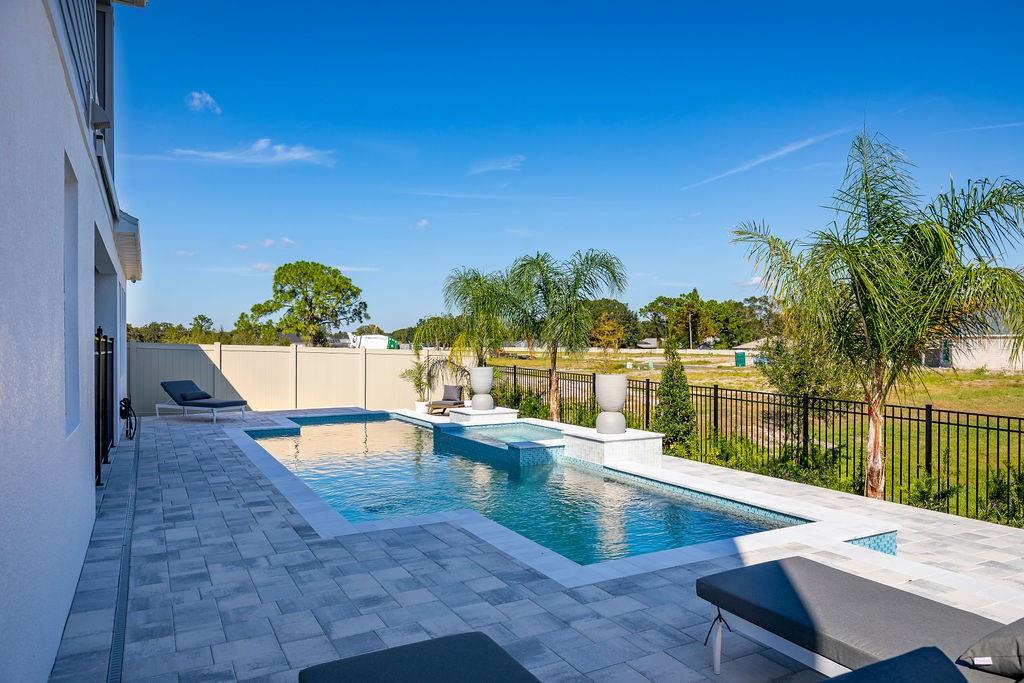 RAVENCLIFFE - Residential