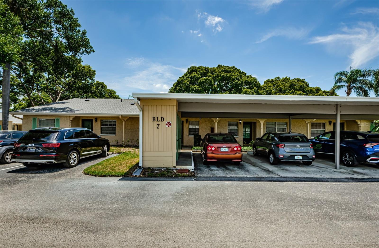 2465 NORTHSIDE DRIVE 702