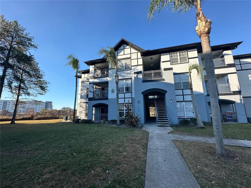 Centrally located in the Greens Condominium community (Cannongate development), this 3-bedroom, 2-bathroom residential condo is available for rent. Built in 2000, the unit features 1,206 sq. ft. of comfortable living space. Situated in the 32839 zip code, this property offers excellent connectivity to major highways, local shopping centers, and major Orlando employment hubs. Move-in ready. All applicants are subject to a standard background and credit check, and must comply with HOA requirements.