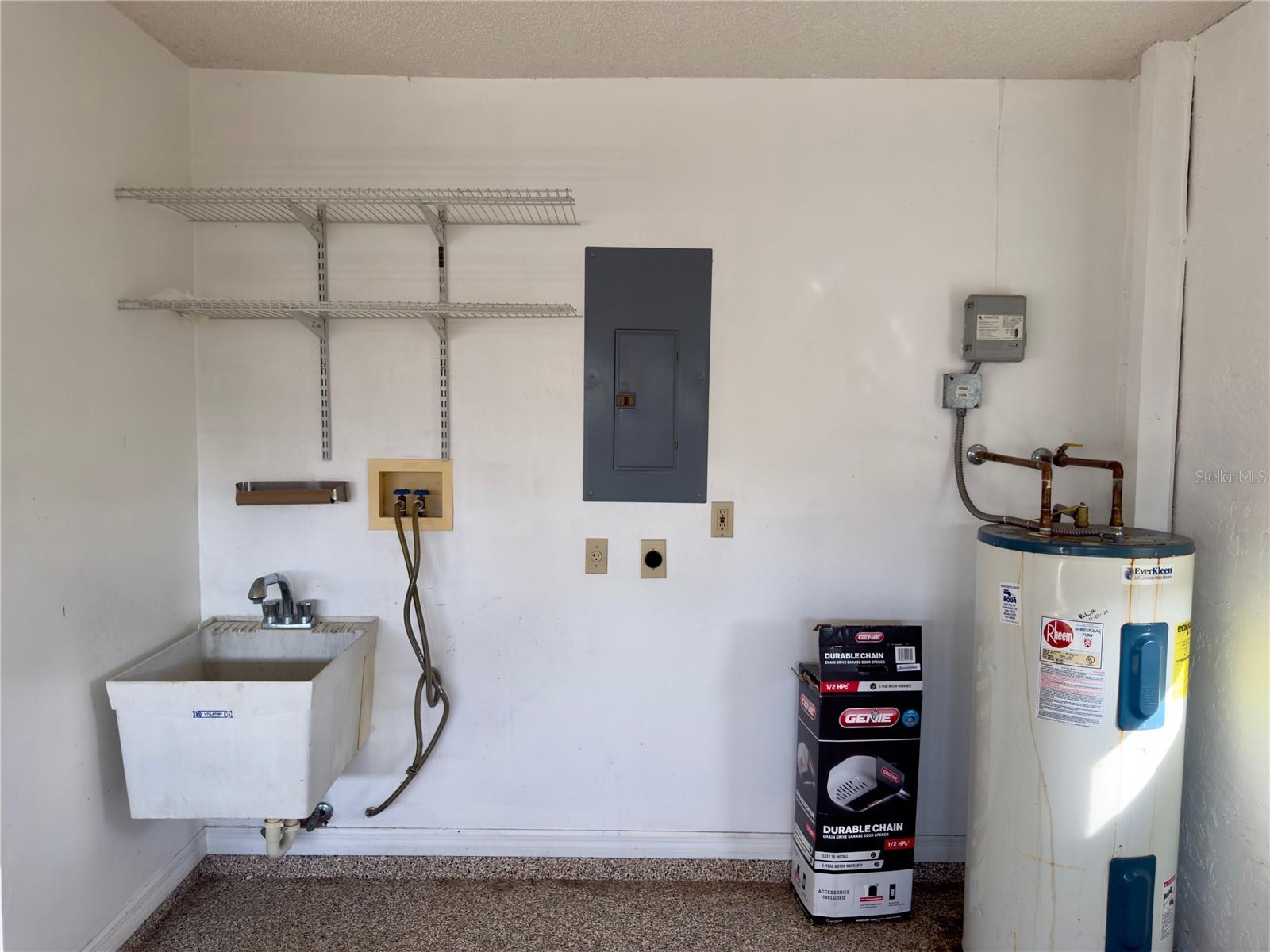 CEDAR CREEK - Residential Lease