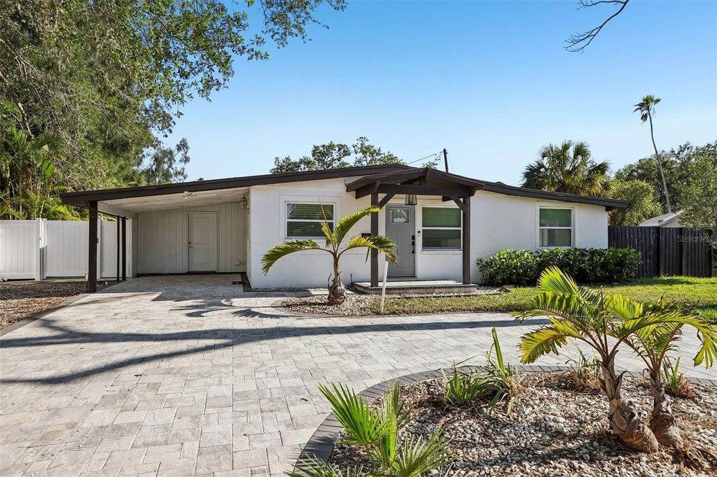 Photo of 1524 Connecticut Avenue NE, St Petersburg, FL 33703 (MLS # TB8503436)