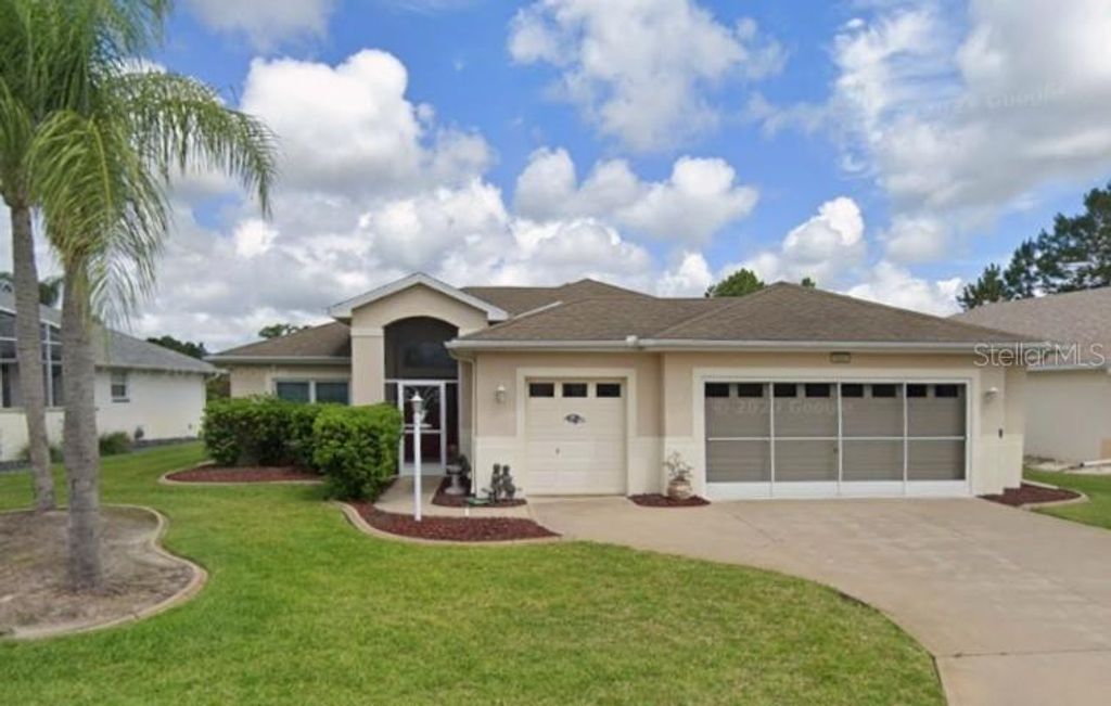 Photo of 5543 Sir Churchill Drive, Leesburg, FL 34748 (MLS # G5105323)