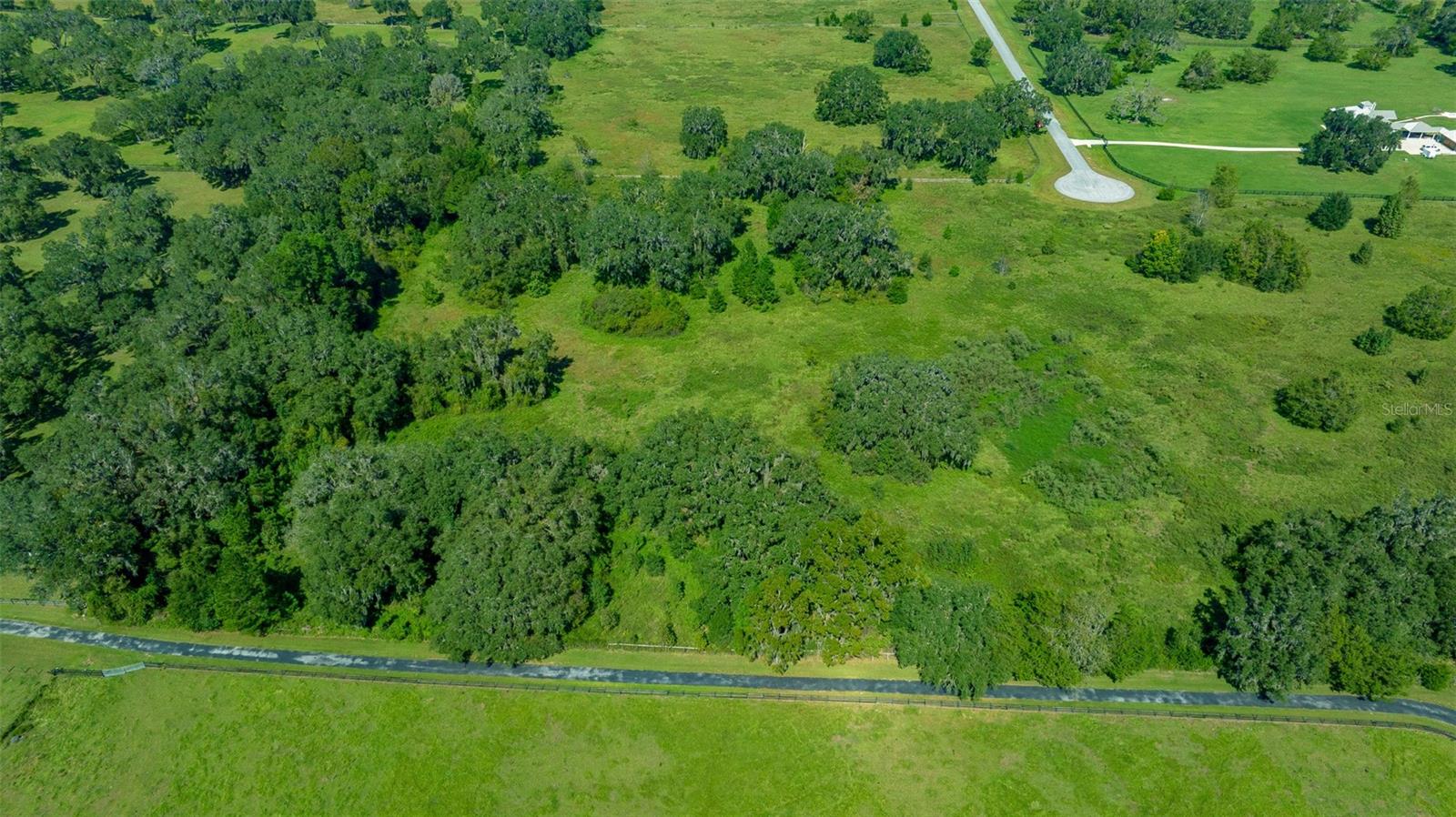 PARADISE FARMS - Land