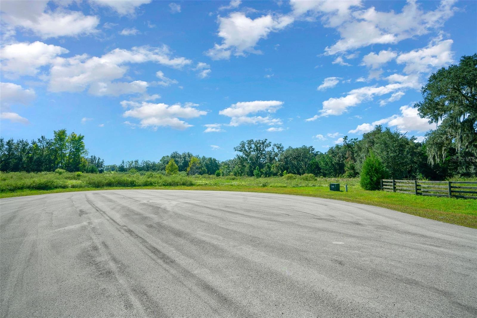 PARADISE FARMS - Land