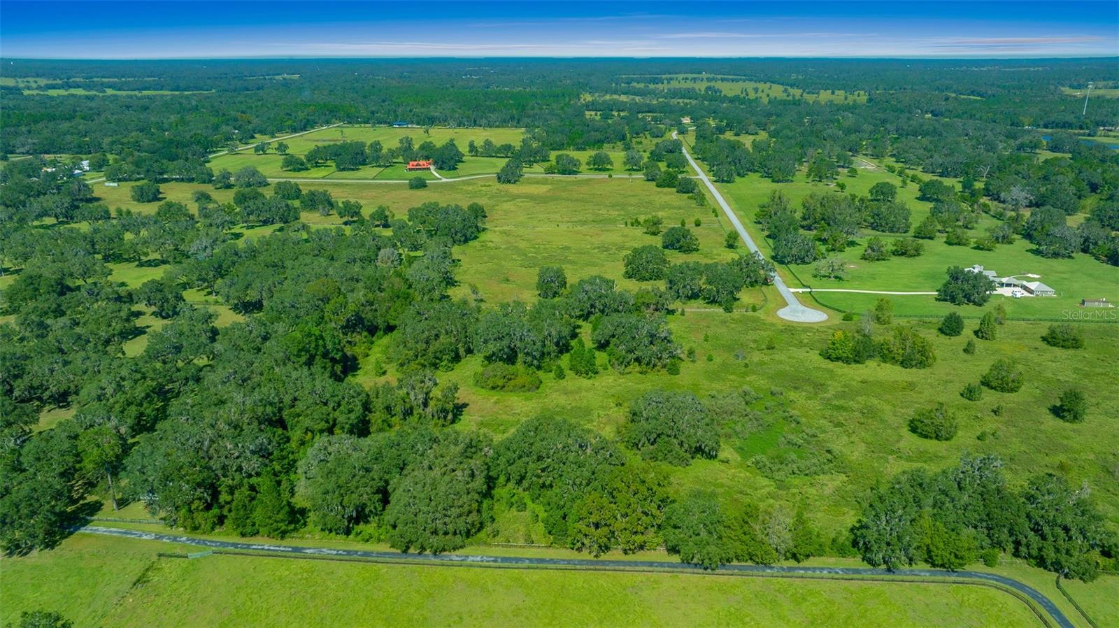 PARADISE FARMS - Land