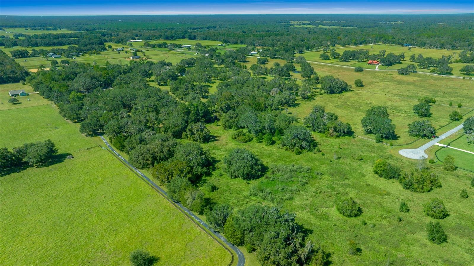 PARADISE FARMS - Land