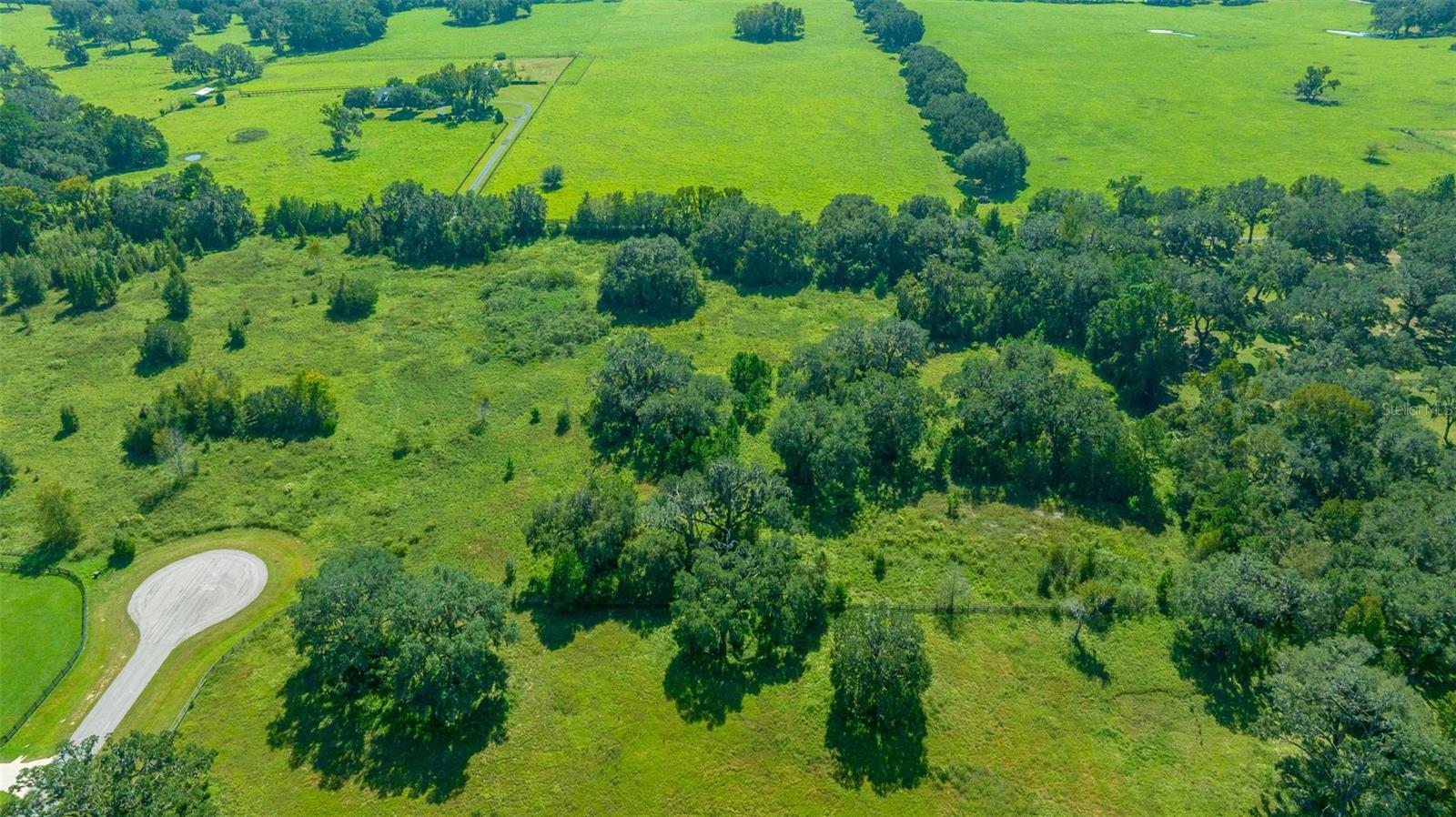 PARADISE FARMS - Land