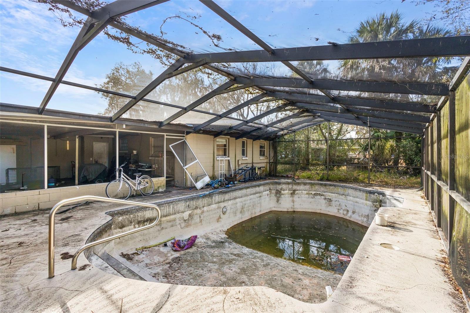 SUNLAND ESTATES 1ST ADD - Residential