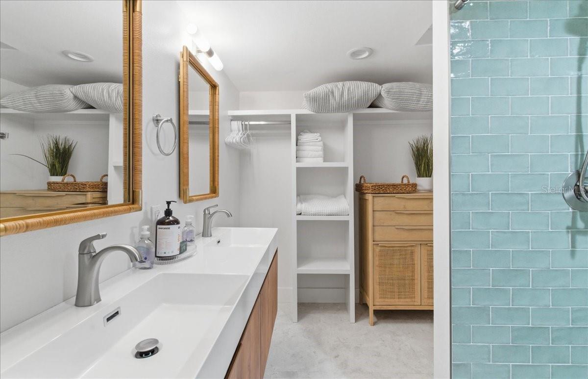 ANNA MARIA - Residential