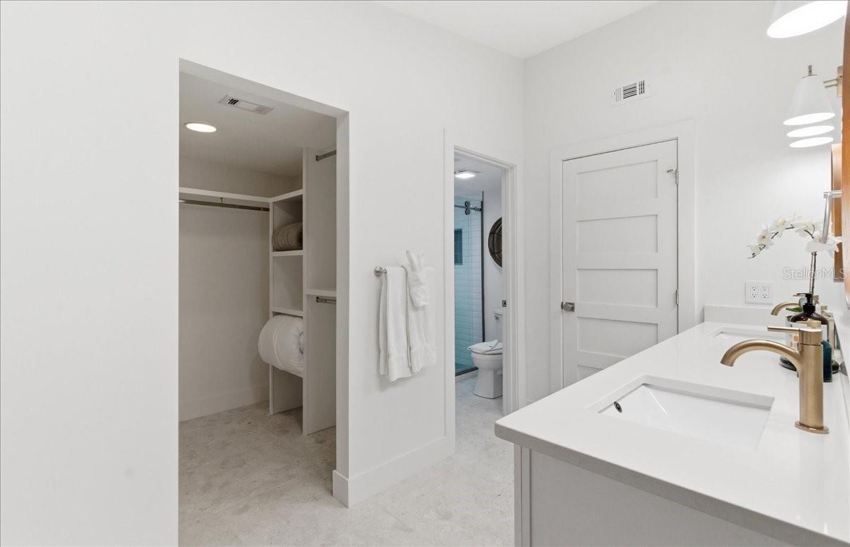 ANNA MARIA - Residential