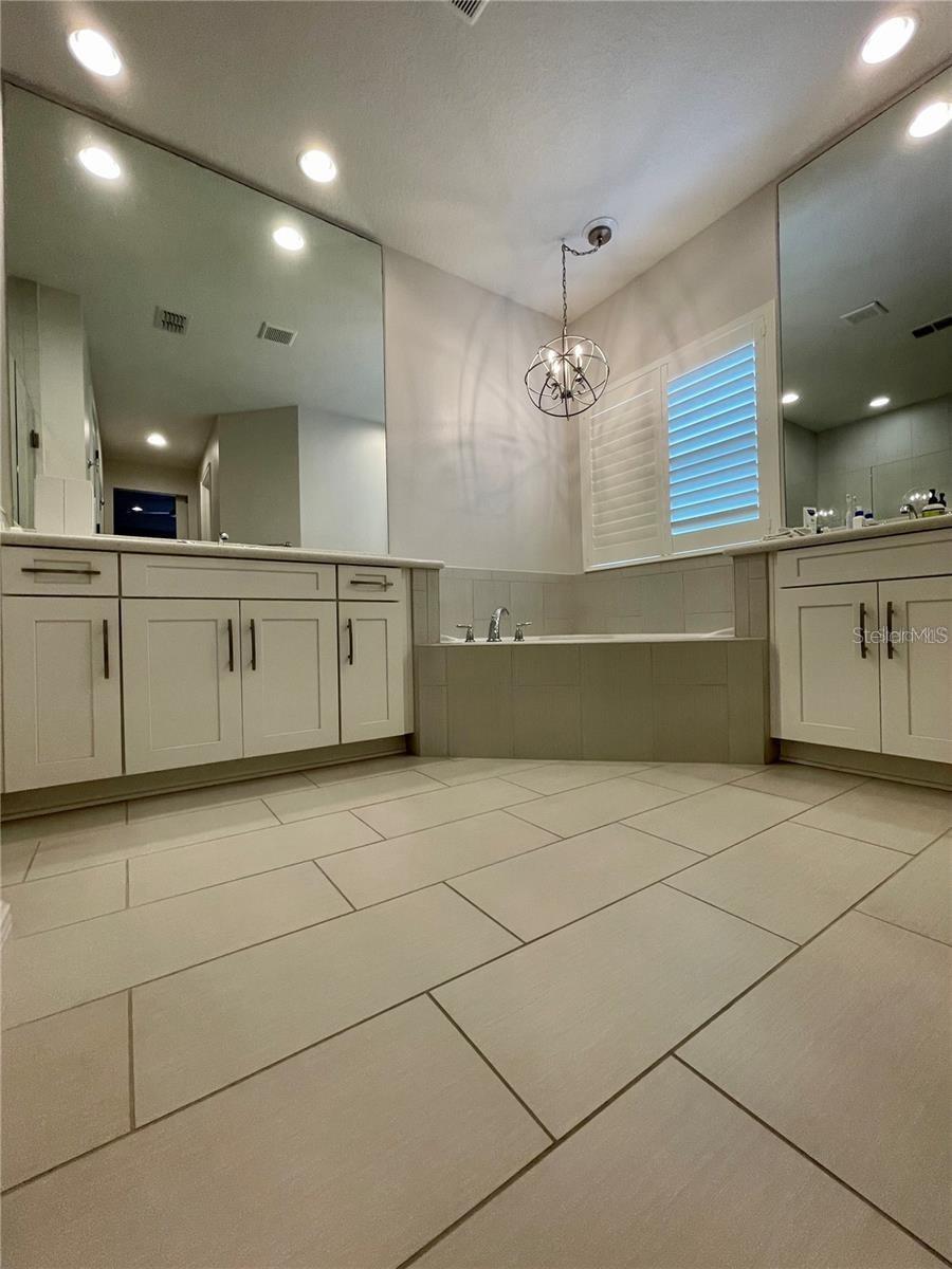 WEST LAKE HANCOCK ESTATES - Residential Lease