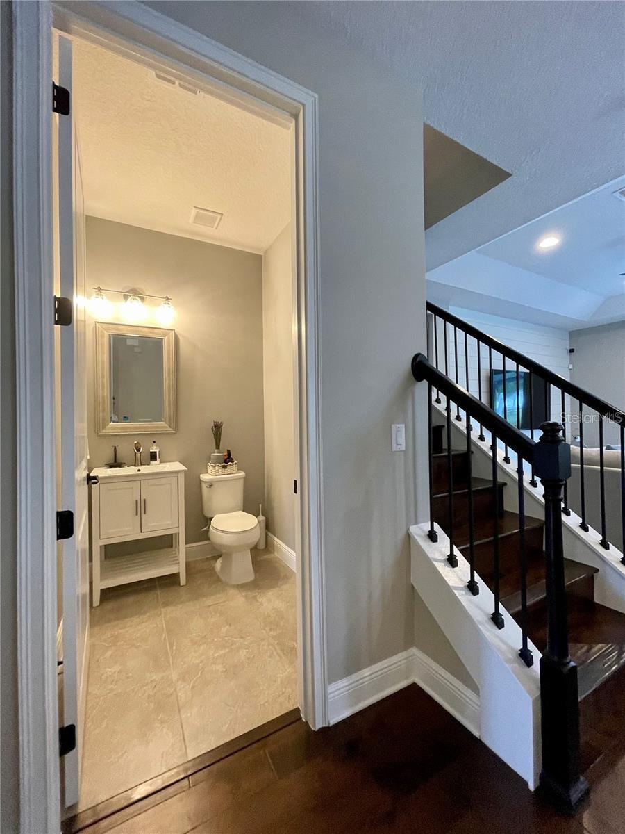 WEST LAKE HANCOCK ESTATES - Residential Lease