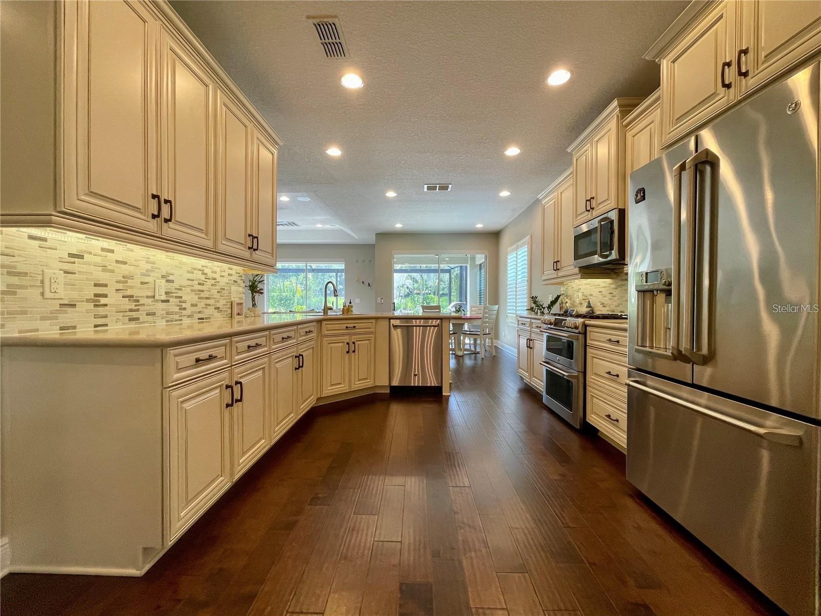 WEST LAKE HANCOCK ESTATES - Residential Lease