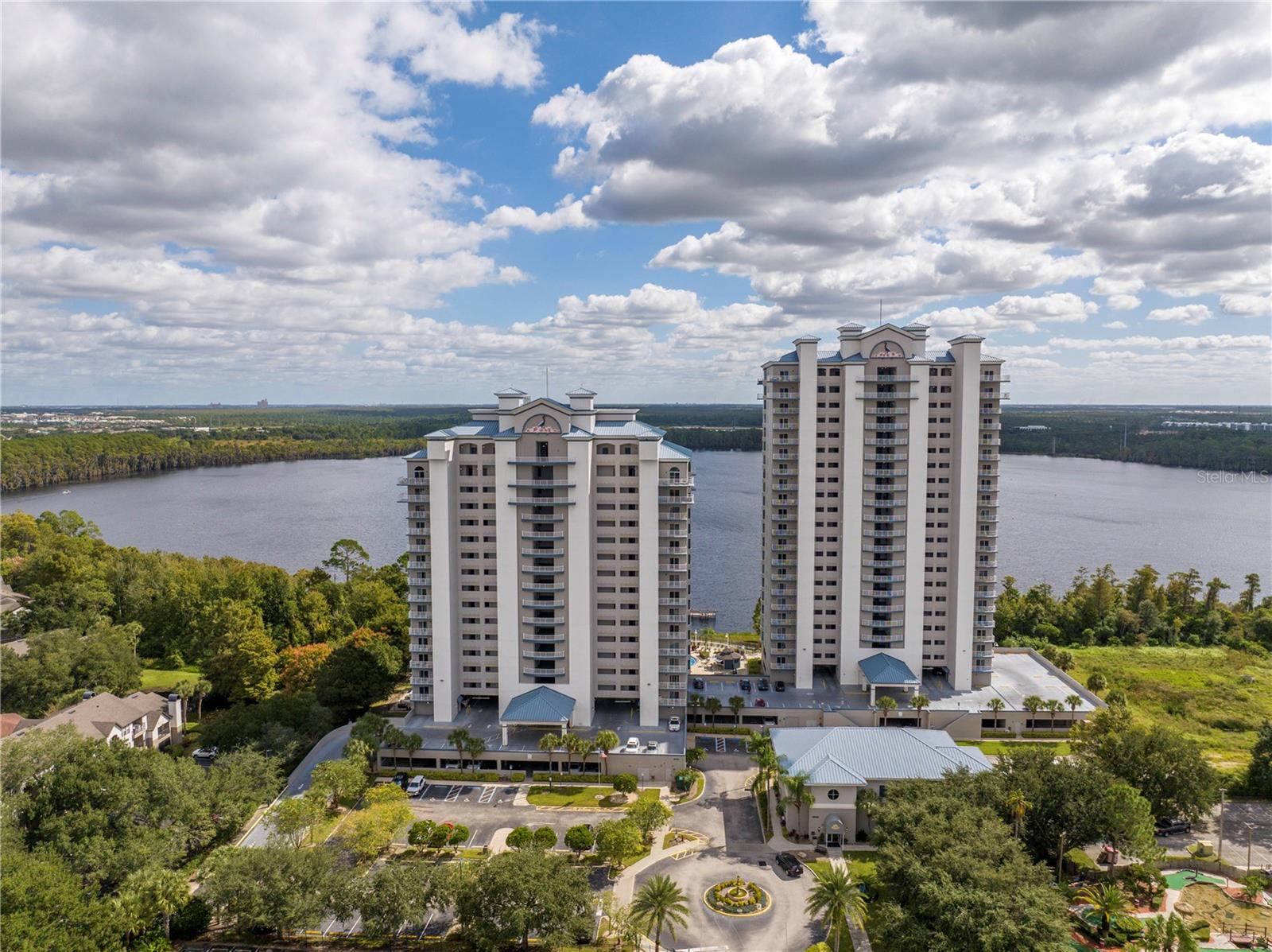 BLUE HERON BEACH RESIDENCE TOWER I - Residential