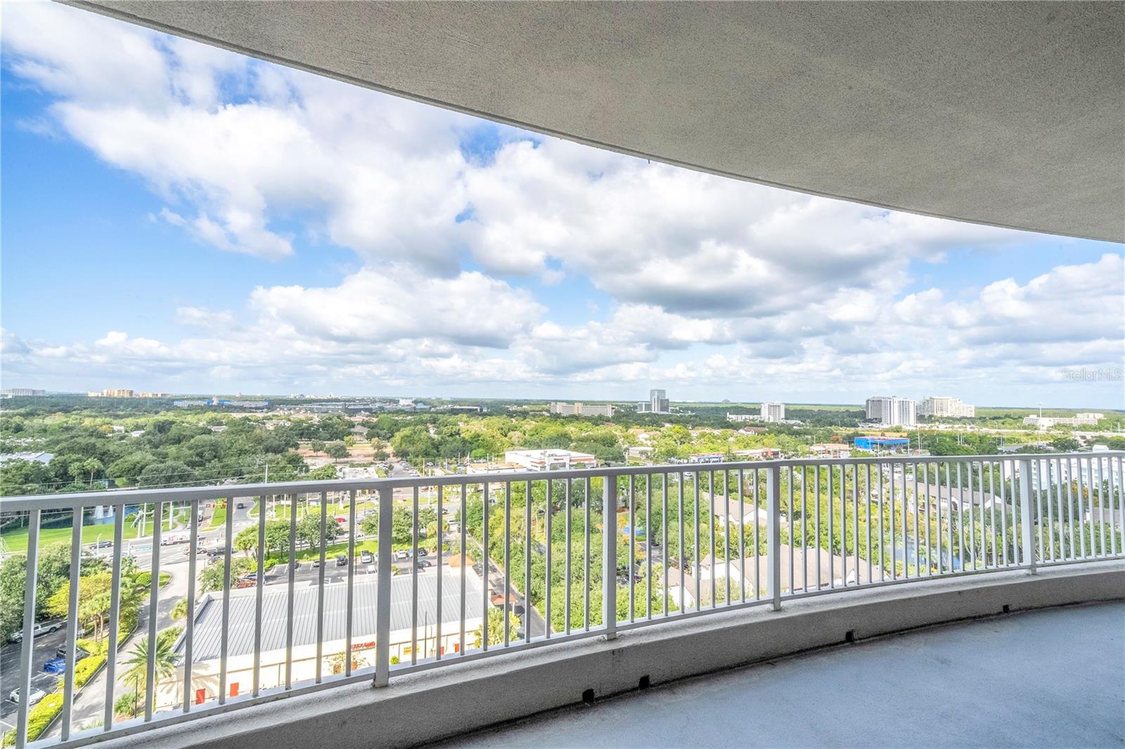 BLUE HERON BEACH RESIDENCE TOWER I - Residential