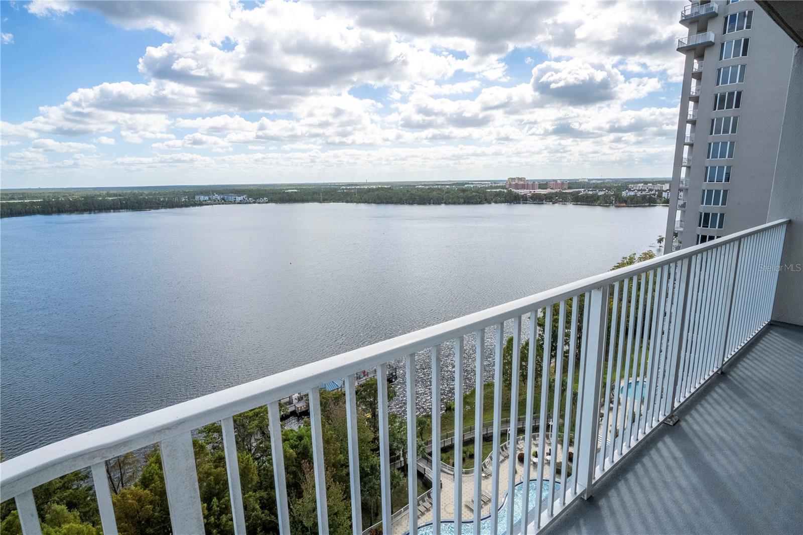 BLUE HERON BEACH RESIDENCE TOWER I - Residential