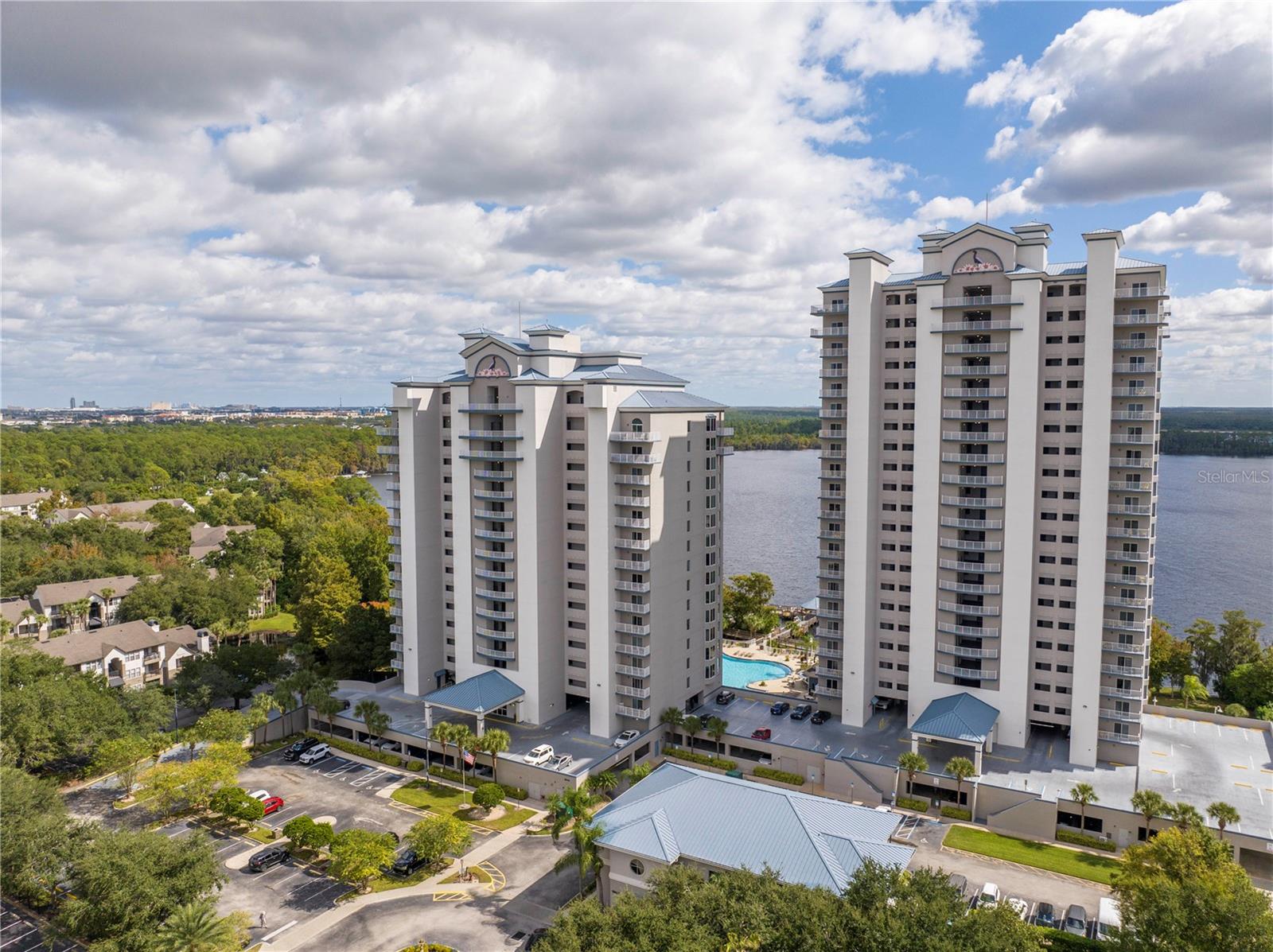 BLUE HERON BEACH RESIDENCE TOWER I - Residential