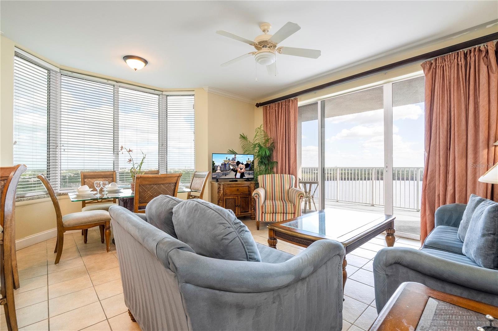BLUE HERON BEACH RESIDENCE TOWER I - Residential