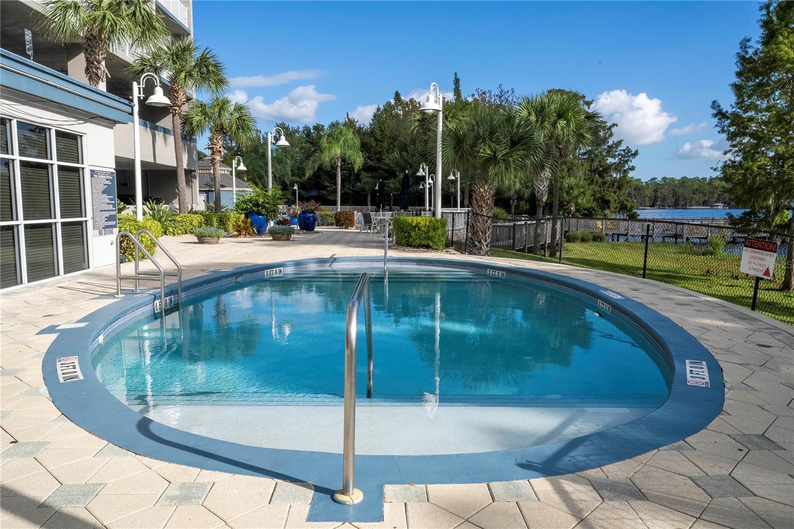 BLUE HERON BEACH RESIDENCE TOWER I - Residential