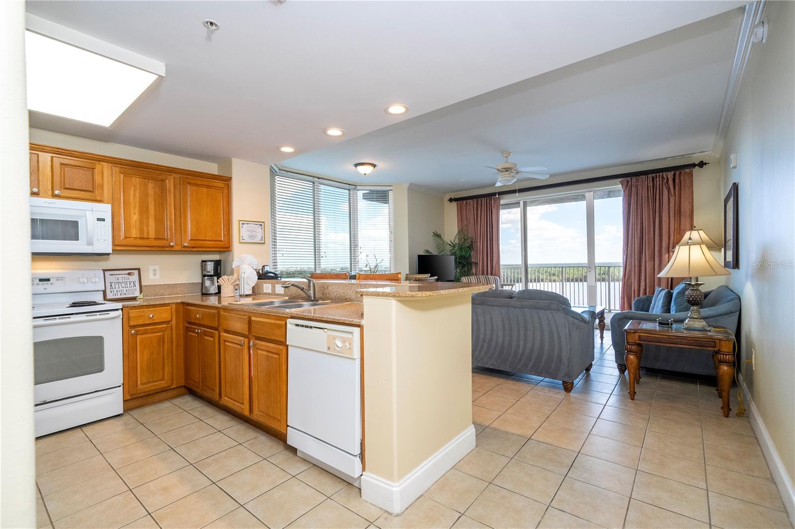 BLUE HERON BEACH RESIDENCE TOWER I - Residential