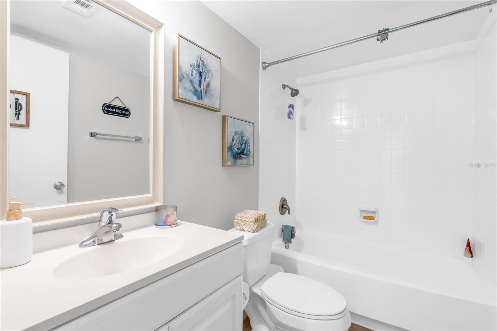 LAKESIDE CONDO APTS - Residential