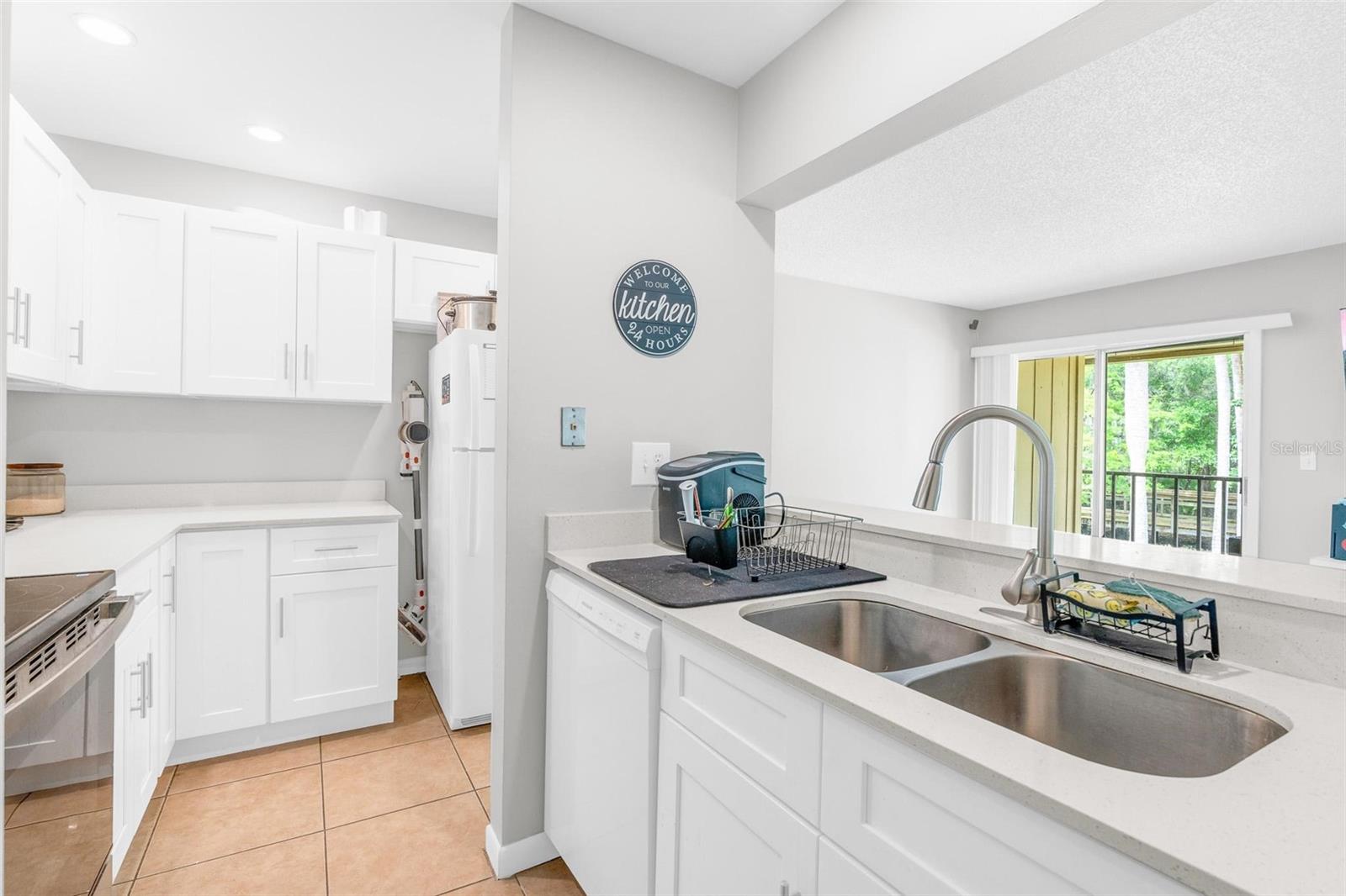 LAKESIDE CONDO APTS - Residential