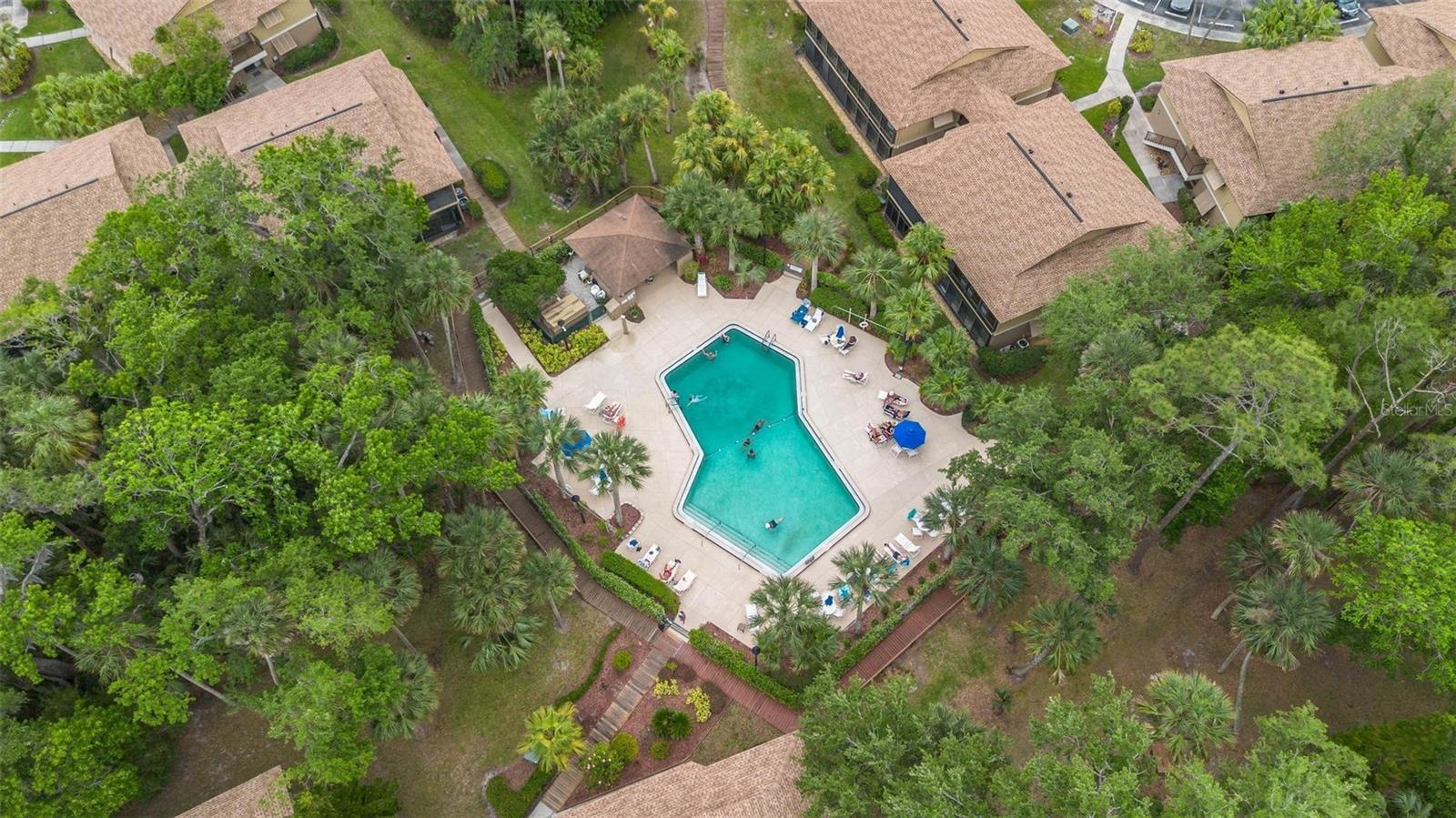 LAKESIDE CONDO APTS - Residential