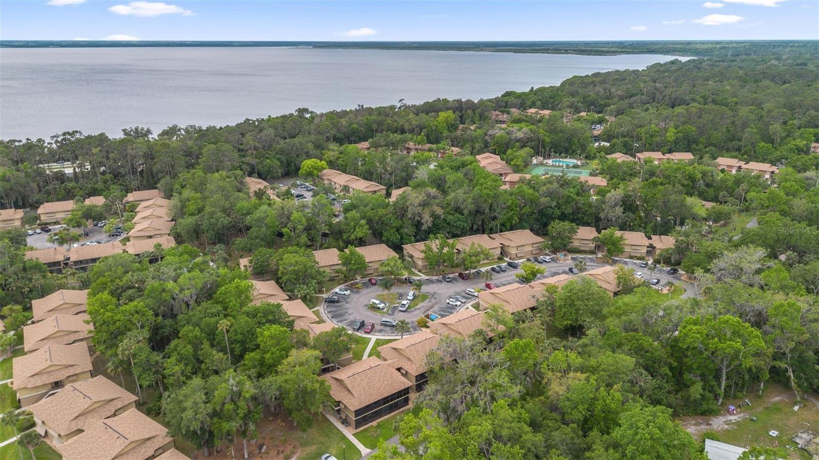 LAKESIDE CONDO APTS - Residential