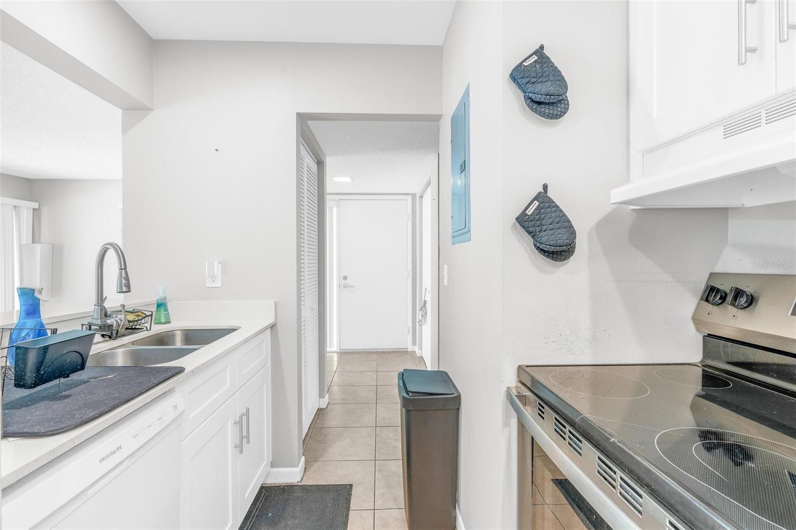 LAKESIDE CONDO APTS - Residential