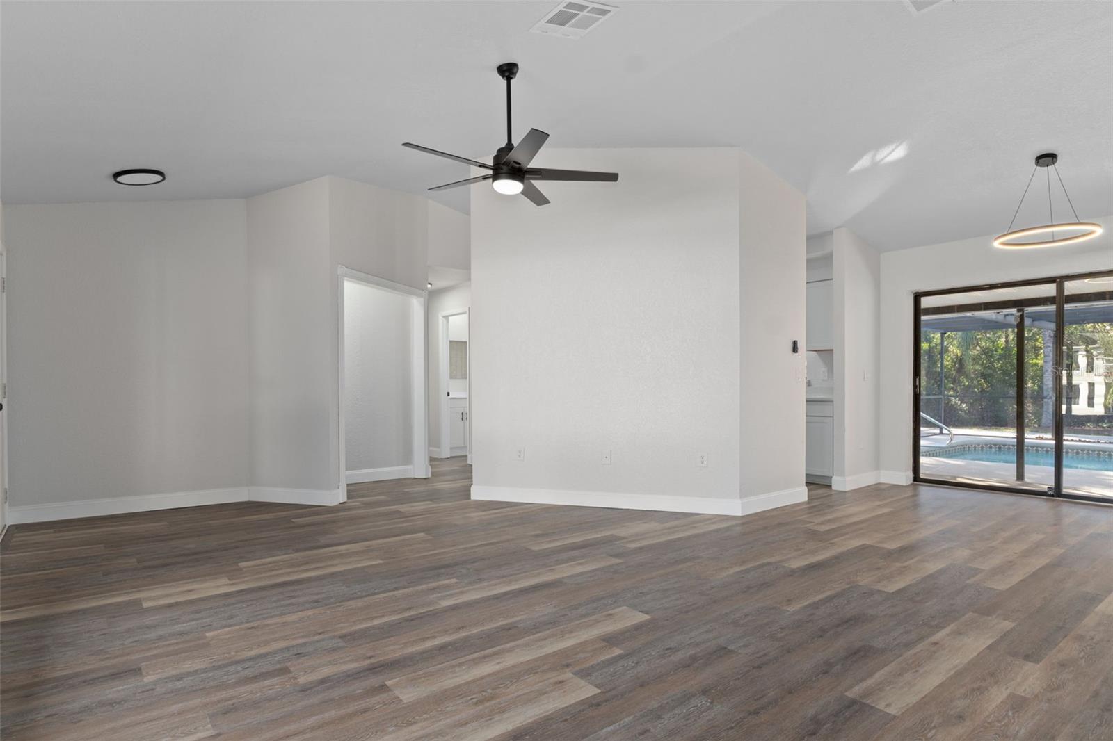 SPRING HILL - Residential