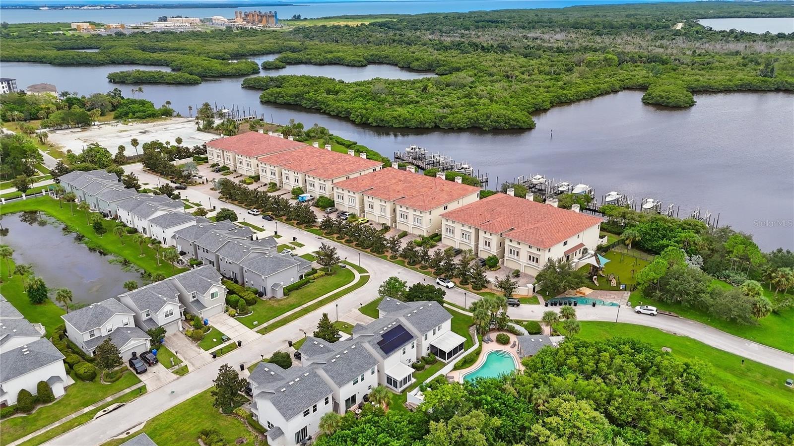 1022 PASEO DEL RIO NE 1022
