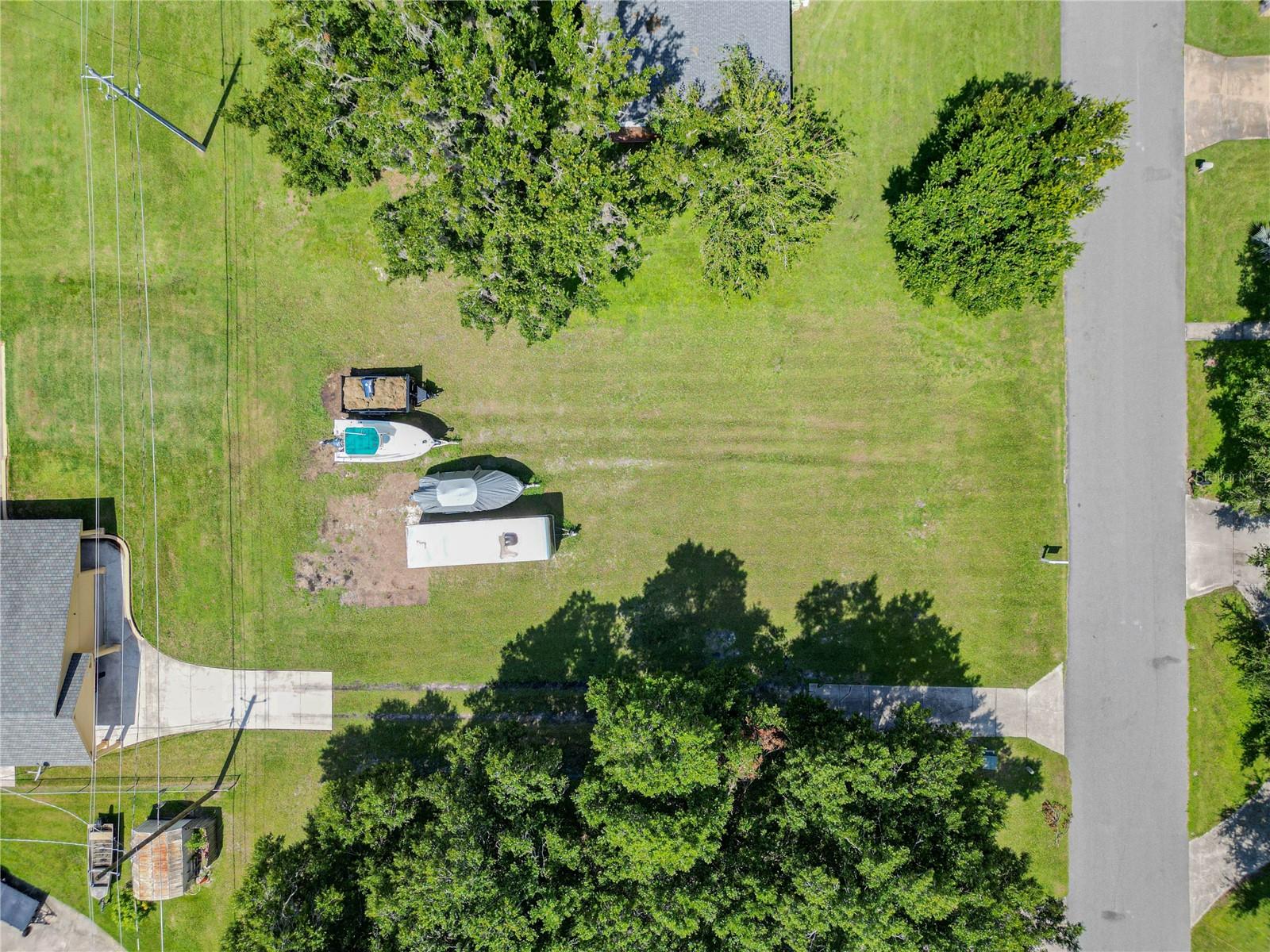 913 CRESTVIEW DRIVE