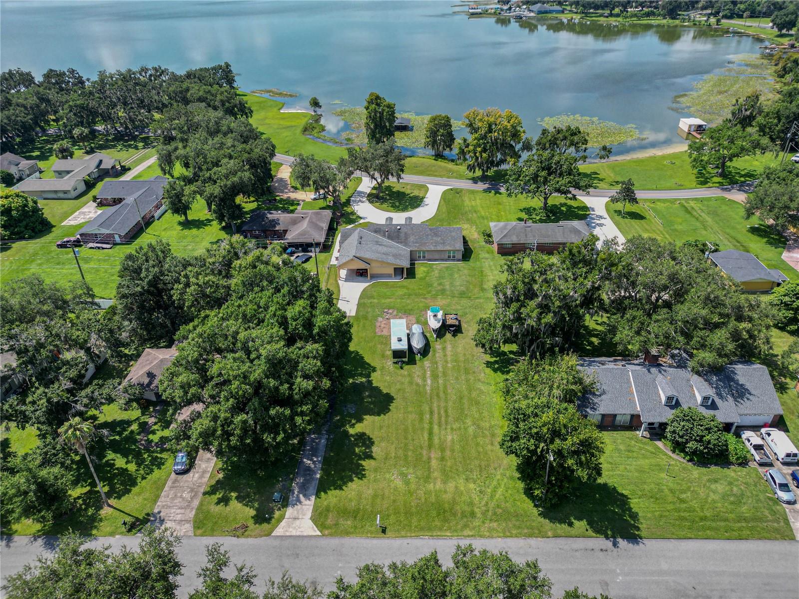 913 CRESTVIEW DRIVE