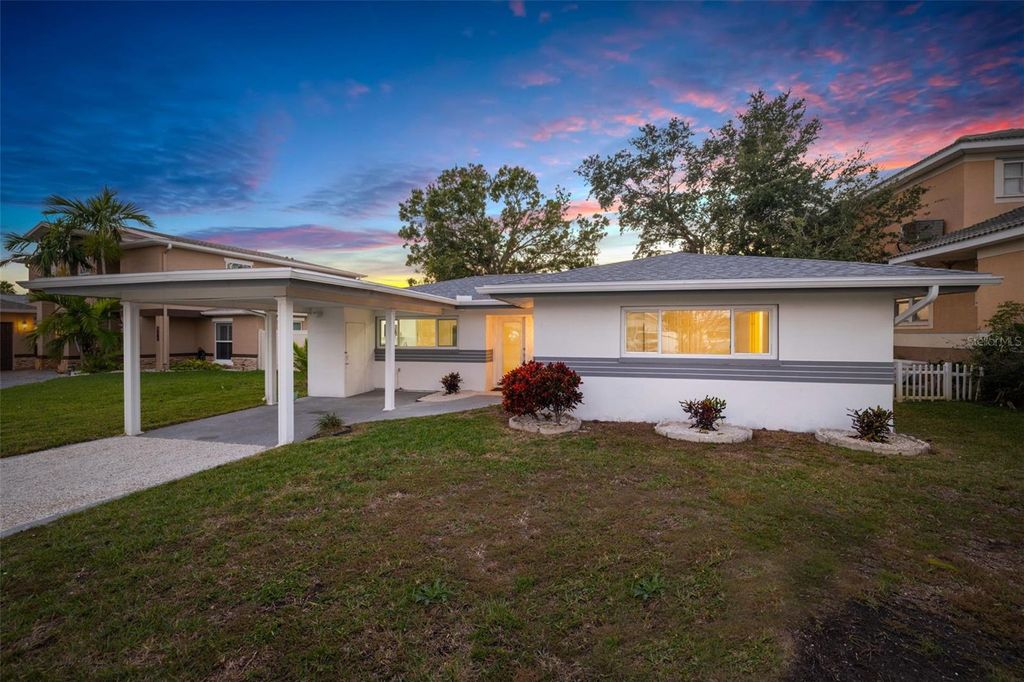 Photo of 501 20th Avenue, Indian Rocks Beach, FL 33785 (MLS # TB8450272)