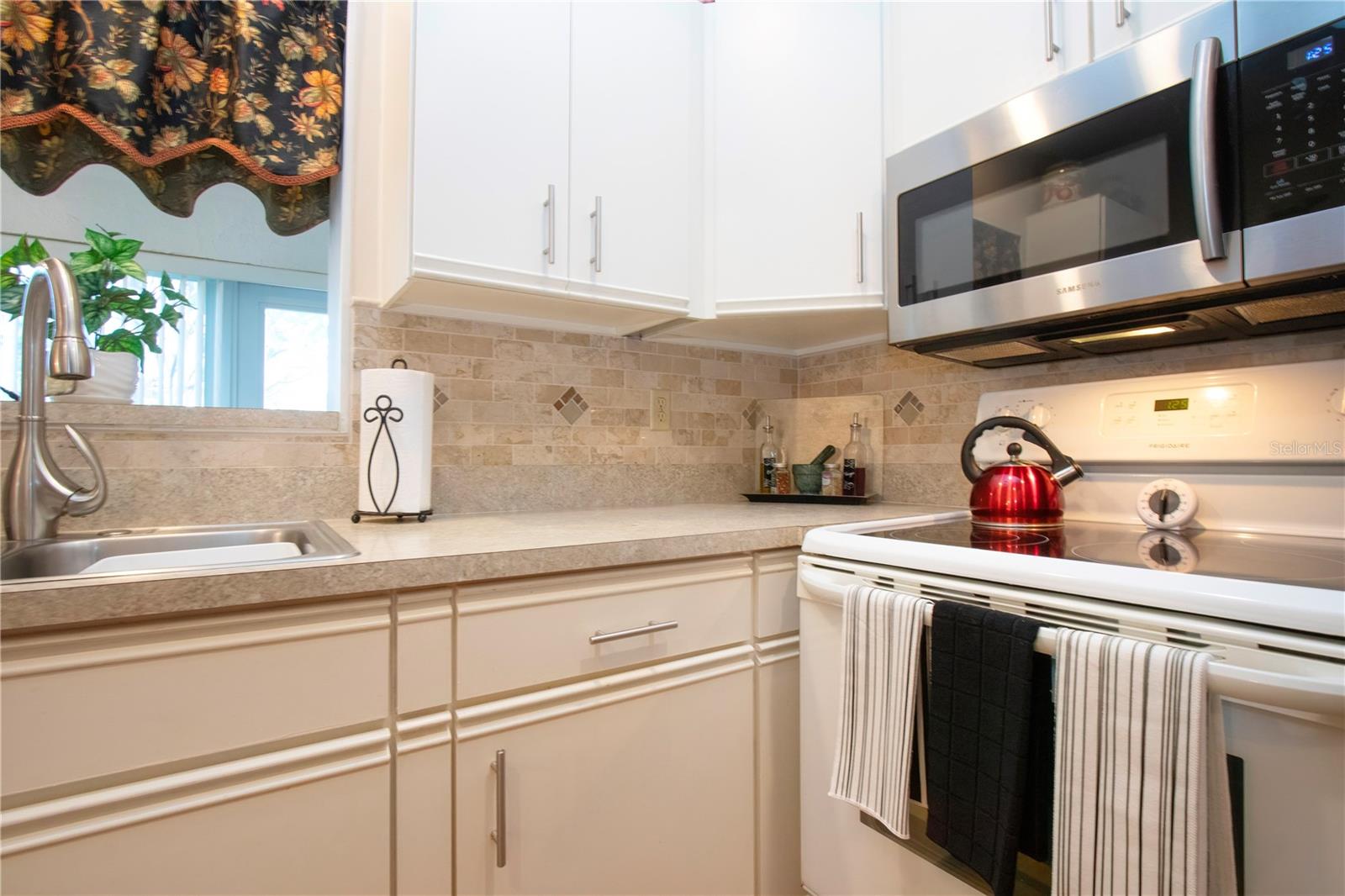 HIGHGATE D CONDO - Residential