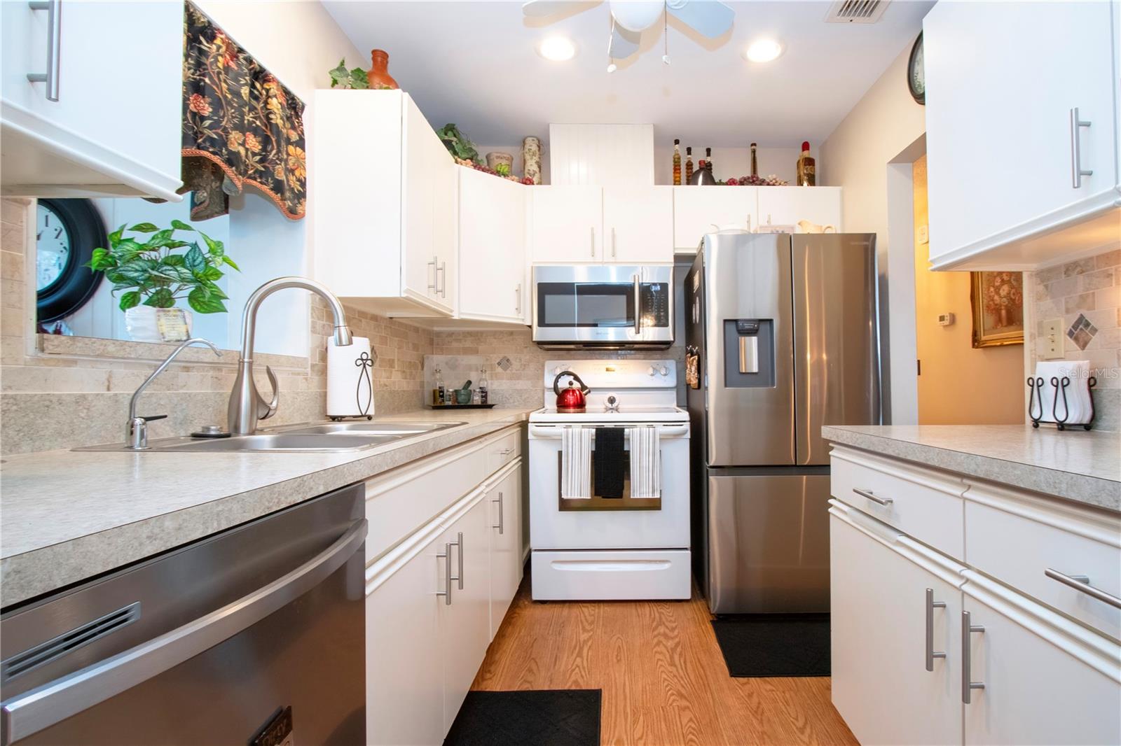 HIGHGATE D CONDO - Residential