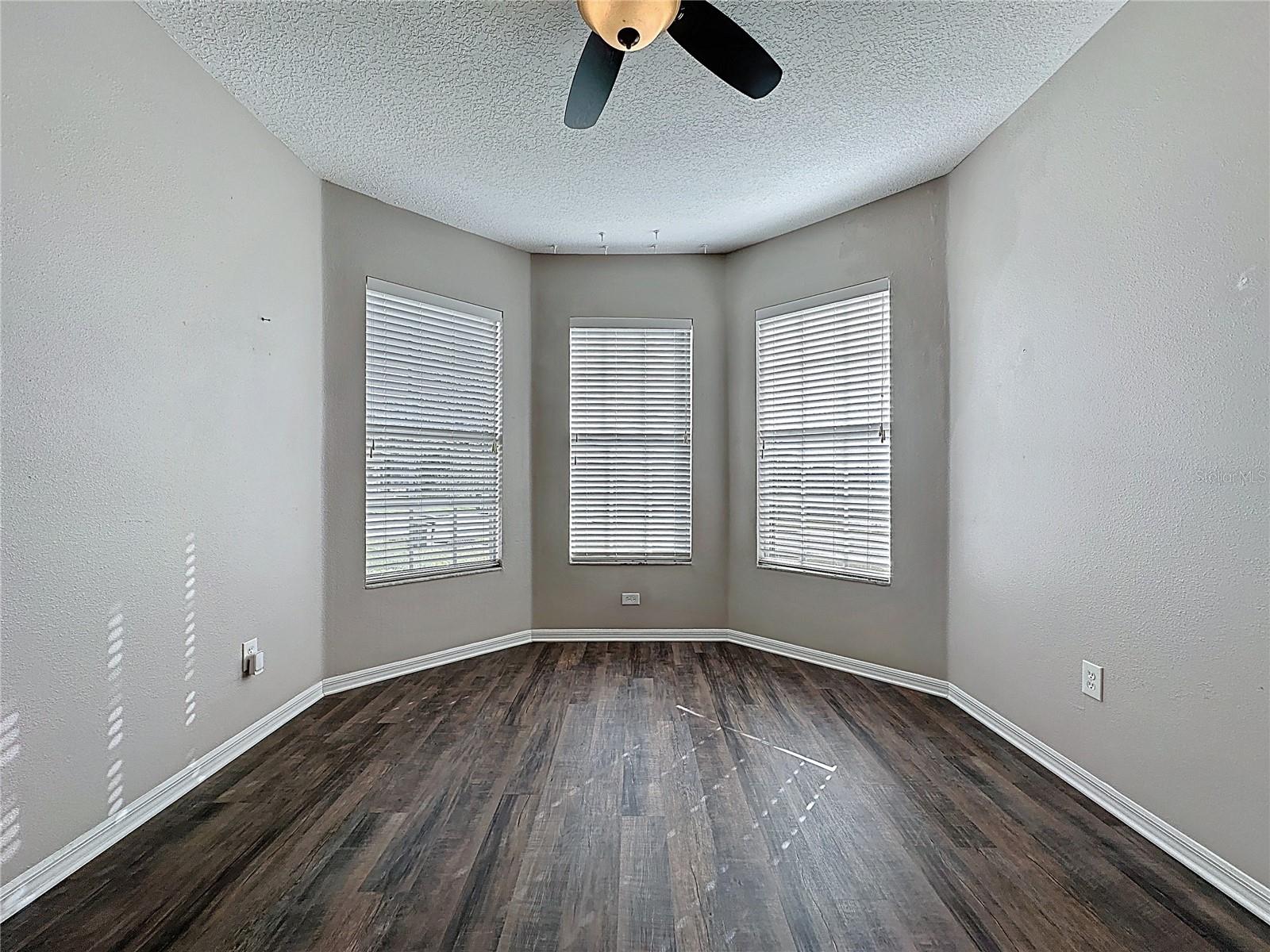 CALABAY PARC AT TOWER LAKE - Residential