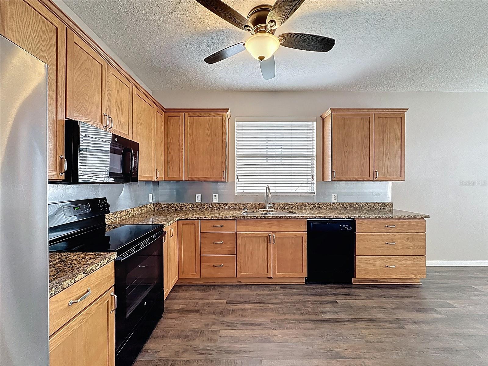 CALABAY PARC AT TOWER LAKE - Residential