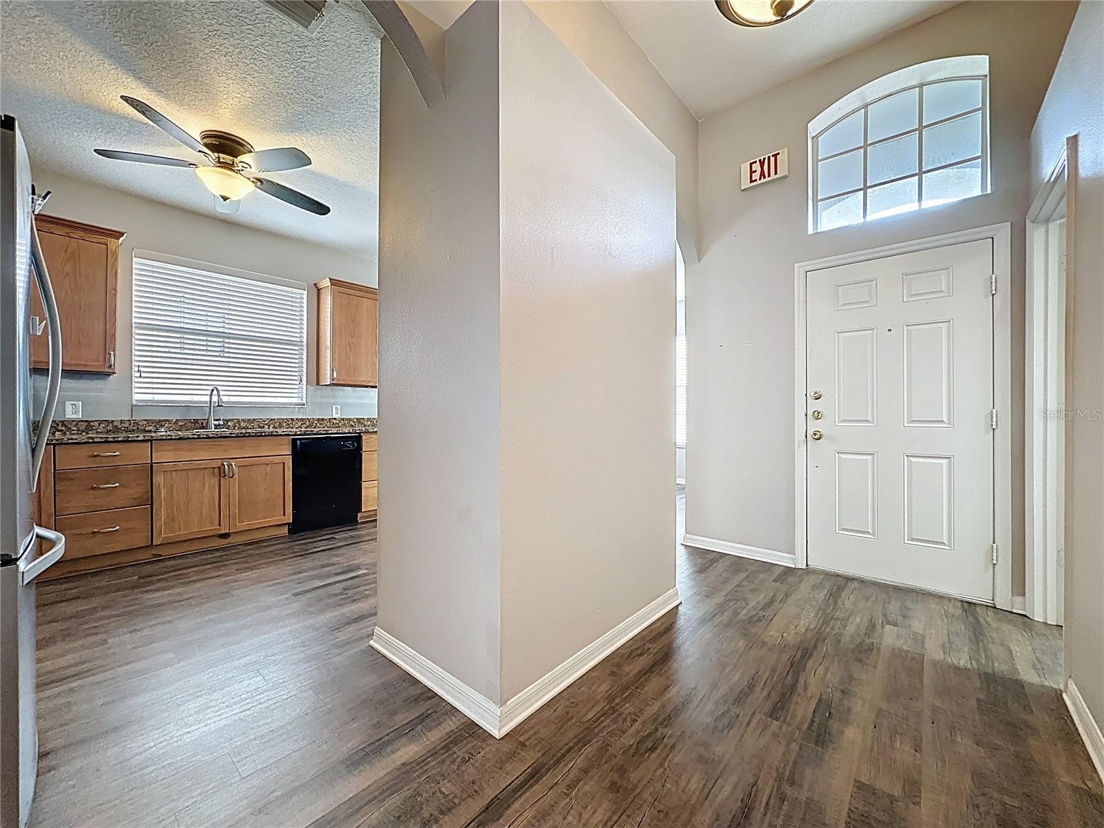 CALABAY PARC AT TOWER LAKE - Residential