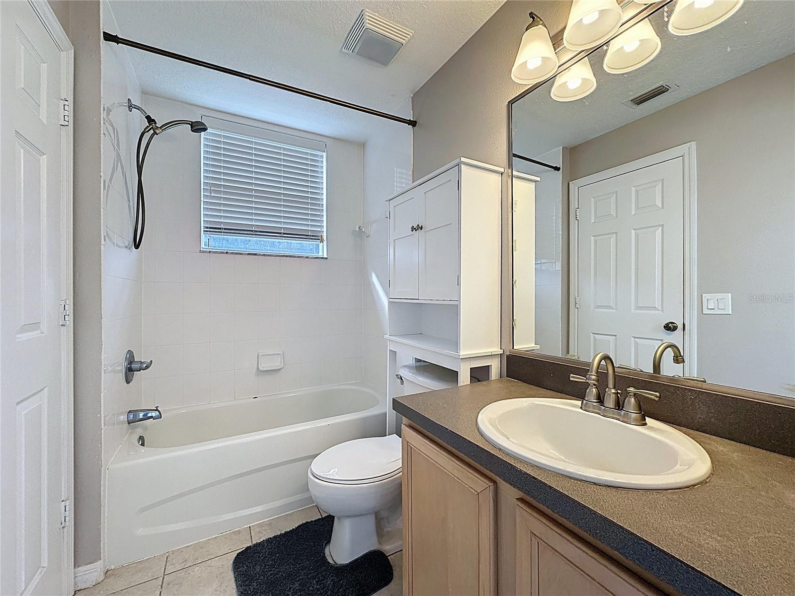 CALABAY PARC AT TOWER LAKE - Residential