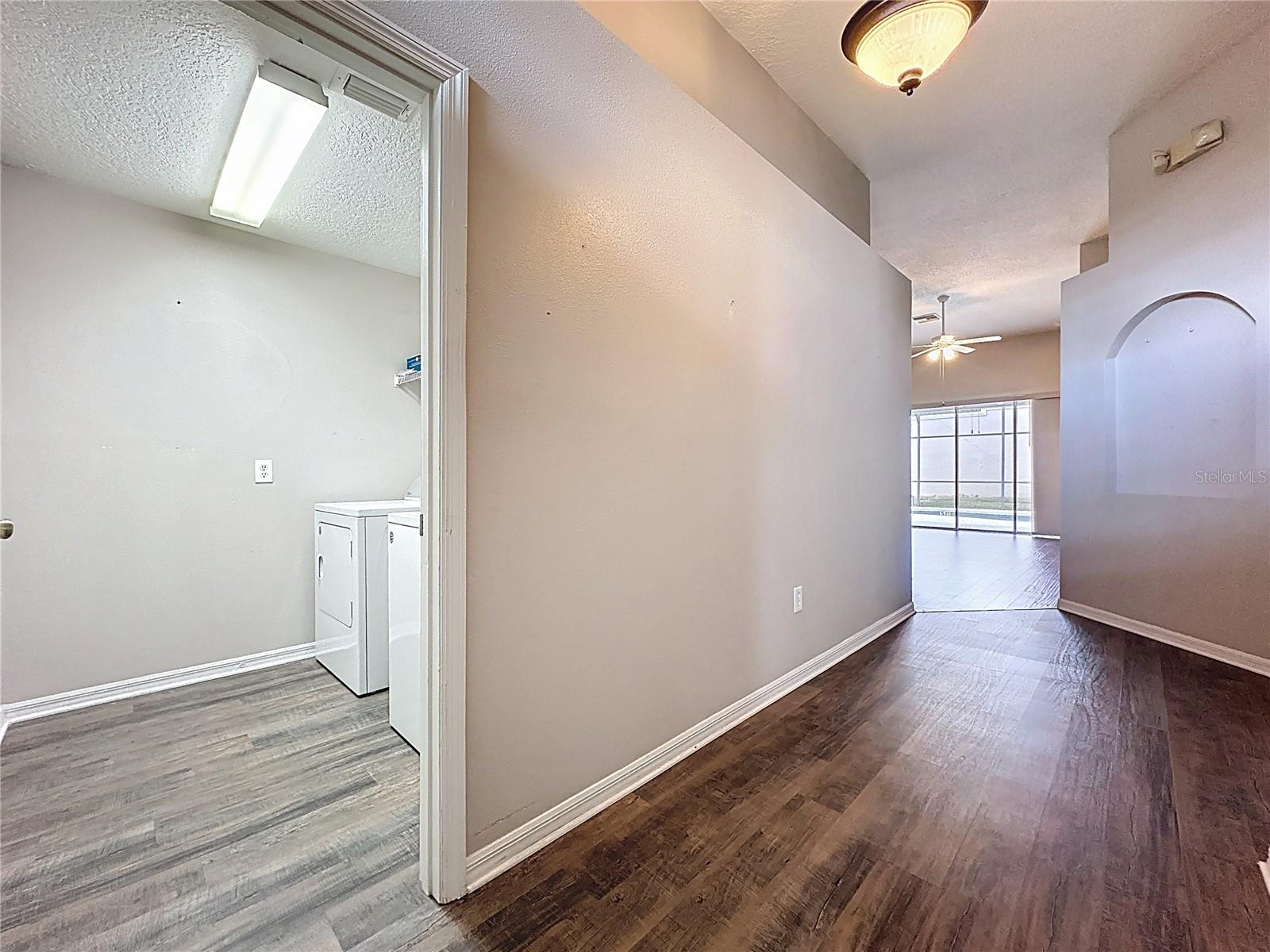 CALABAY PARC AT TOWER LAKE - Residential